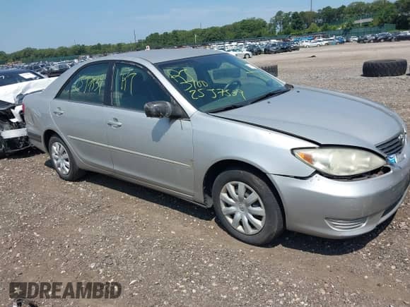 2005 Toyota Camry STD with VIN 4T1BE32K55U560585, listed as a IAAI auction lot 42858695 with Not provided miles and . Bid and sale history available at DreamBid. Image 1.