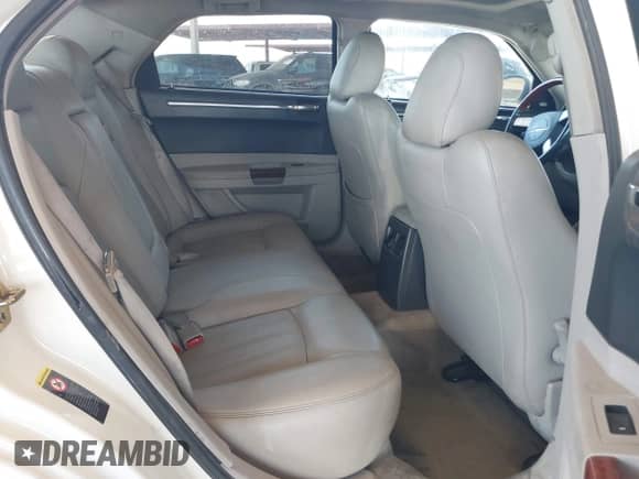 2006 Chrysler 300 C with VIN 2C3LA63H46H171714, listed as a IAAI auction lot 42821571 with 186,505 mi miles and . Bid and sale history available at DreamBid. Image 7.