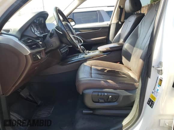 2016 BMW X5 xDrive35i с VIN 5UXKR0C52G0S92216, выставлен на аукционе Copart как лот 87489065 с пробегом 140 581 миль миль и Списание • Salvage title. История ставок и продаж доступна на DreamBid. Изображение 7.