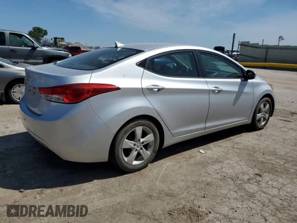 2011 Hyundai Elantra GLS z VIN KMHDH4AE7BU154997, wystawiony jako Copart lot #66558955 z przebiegiem 165 913 mil mil oraz Szkoda całkowita • Salvage title. Historia ofert i sprzedaży dostępna na DreamBid. Obrazek 3.