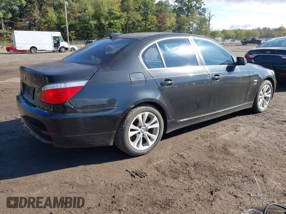 2009 BMW 5 Series 535i xDrive z VIN WBANV93559C132974, wystawiony jako IAAI lot #43411138 z przebiegiem 178 419 mil mil oraz . Historia ofert i sprzedaży dostępna na DreamBid. Obrazek 4.