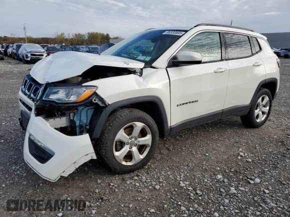 2019 Jeep Compass Latitude with VIN 3C4NJDBB2KT729177, listed as a Copart auction lot 86303805 with Not provided miles and Salvage title. Bid and sale history available at DreamBid. Image 1.