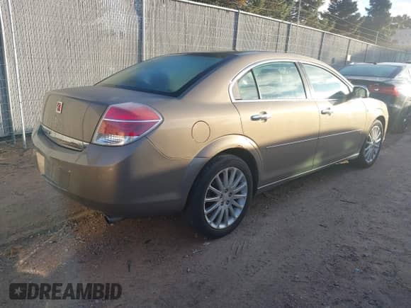 2007 Saturn Aura XR z VIN 1G8ZV57797F219890, wystawiony jako IAAI lot #43501676 z przebiegiem 172 341 mil mil oraz . Historia ofert i sprzedaży dostępna na DreamBid. Obrazek 4.