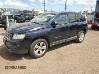2011 Jeep Compass z VIN 1J4NT1FA9BD139648, wystawiony jako Copart lot #65533815 z przebiegiem 109 228 mil mil oraz Szkoda całkowita • Salvage title. Historia ofert i sprzedaży dostępna na DreamBid. Obrazek 1.
