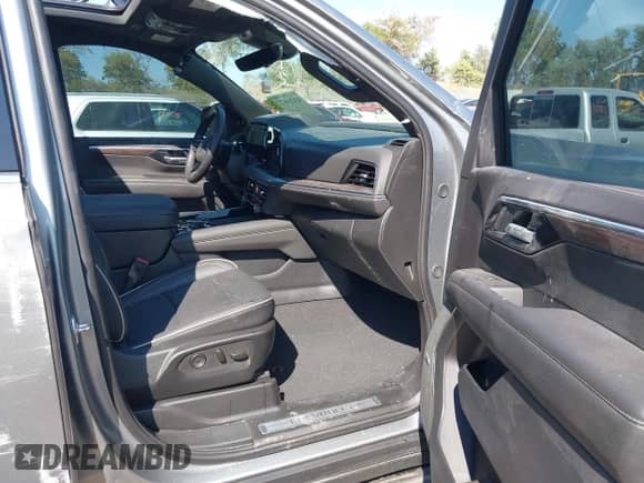 2025 Chevrolet Tahoe Premier с VIN 1GNS6SRD2SR119456, выставлен на аукционе IAAI как лот 43210627 с пробегом 9 303 миль миль и . История ставок и продаж доступна на DreamBid. Изображение 5.
