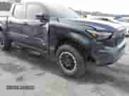 2024 Toyota Tacoma TRD Off Road с VIN 3TMLB5JN6RM051513, выставлен на аукционе IAAI как лот 43140179 с пробегом 13 703 миль миль и . История ставок и продаж доступна на DreamBid. Изображение 6.