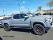 2021 Toyota Tacoma SR5 z VIN 3TMBZ5DN2MM031366, wystawiony jako IAAI lot #43188864 z przebiegiem 63 380 mil mil oraz . Historia ofert i sprzedaży dostępna na DreamBid. Obrazek 13.