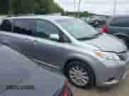 2017 Toyota Sienna LE с VIN 5TDJZ3DC8HS184113, выставлен на аукционе IAAI как лот 43153189 с пробегом 100 814 миль миль и . История ставок и продаж доступна на DreamBid. Изображение 13.