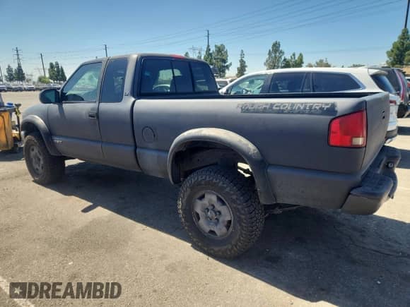 2003 Chevrolet S-10 LS с VIN 1GCCT19X238214052, выставлен на аукционе Copart как лот 71489175 с пробегом 227 994 миль миль и Чистый • Clean title. История ставок и продаж доступна на DreamBid. Изображение 2.