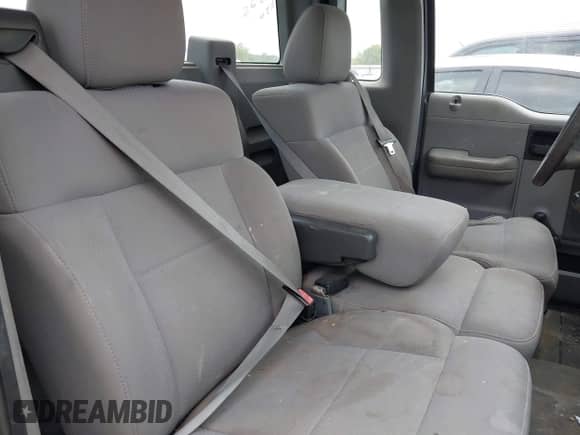 2006 Ford F-150 XL с VIN 1FTRF12246NB77060, выставлен на аукционе IAAI как лот 43255705 с пробегом 98 405 миль миль и . История ставок и продаж доступна на DreamBid. Изображение 8.