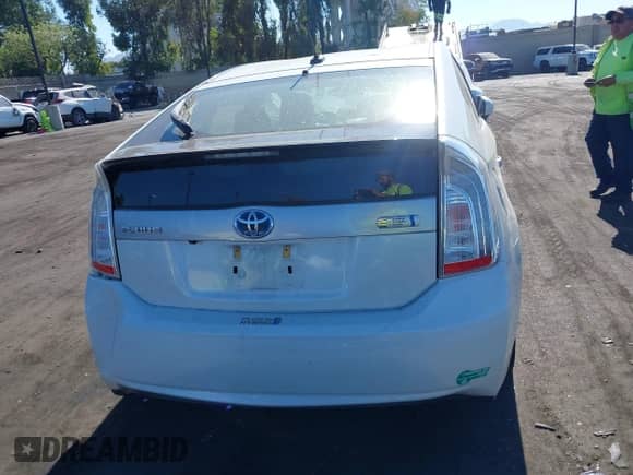 2015 Toyota Prius Advanced z VIN JTDKN3DP8F3066239, wystawiony jako IAAI lot #42831974 z przebiegiem 158 614 mil mil oraz . Historia ofert i sprzedaży dostępna na DreamBid. Obrazek 16.