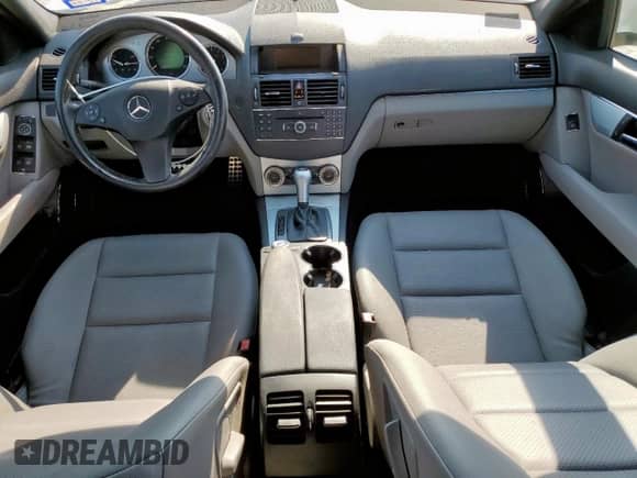 2008 Mercedes-Benz C 300 Sport z VIN WDDGF81X18F090264, wystawiony jako Copart lot #81241495 z przebiegiem 130 934 mil mil oraz Szkoda całkowita • Salvage title. Historia ofert i sprzedaży dostępna na DreamBid. Obrazek 8.