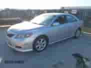 2008 Toyota Camry LE z VIN 4T1BE46K38U228892, wystawiony jako IAAI lot #43423998 z przebiegiem 315 087 mil mil oraz . Historia ofert i sprzedaży dostępna na DreamBid. Obrazek 2.