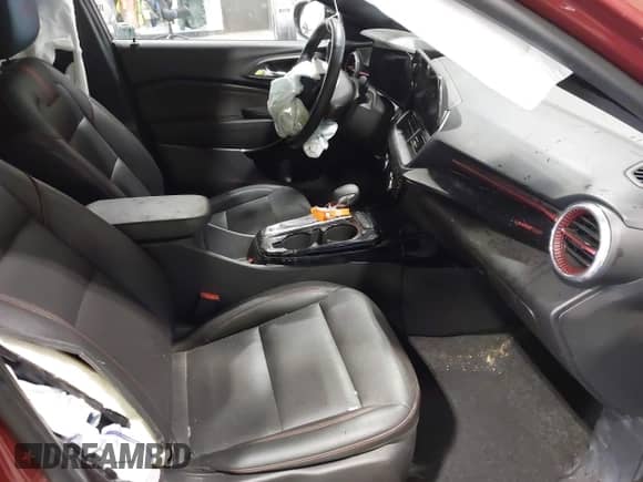 2024 Chevrolet Trax 2RS with VIN KL77LJE22RC099869, listed as a IAAI auction lot 43141765 with 17,678 mi miles and . Bid and sale history available at DreamBid. Image 5.