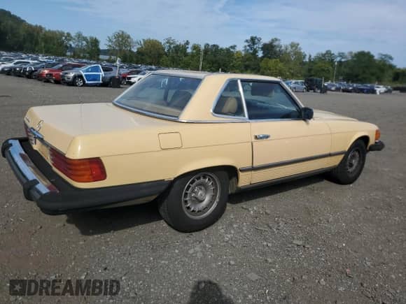 1983 Mercedes-Benz 380 SL with VIN WDBBA45A6DB021183, listed as a Copart auction lot 72017265 with 129,781 mi miles and Clean title. Bid and sale history available at DreamBid. Image 3.