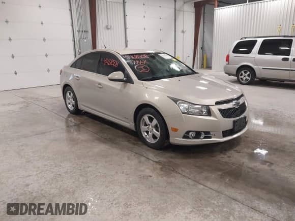 2011 Chevrolet Cruze 1LT z VIN 1G1PF5S93B7292767, wystawiony jako IAAI lot #41468508 z przebiegiem 195 512 mil mil oraz . Historia ofert i sprzedaży dostępna na DreamBid. Obrazek 1.
