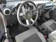 2010 Jeep Wrangler Sahara z VIN 1J4AA5D10AL108467, wystawiony jako Copart lot #89720615 z przebiegiem 158 003 mil mil oraz Czysty tytuł • Clean title. Historia ofert i sprzedaży dostępna na DreamBid. Obrazek 8.