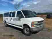 2002 Chevrolet Express с VIN 1GAHG39R921243538, выставлен на аукционе Copart как лот 84914624 с пробегом 512 936 миль миль и Чистый • Clean title. История ставок и продаж доступна на DreamBid. Изображение 1.