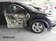 2020 Honda HR-V LX z VIN 3CZRU6H32LM735880, wystawiony jako IAAI lot #42893100 z przebiegiem 42 126 mil mil oraz . Historia ofert i sprzedaży dostępna na DreamBid. Obrazek 6.