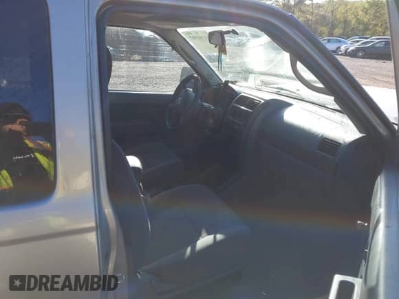 2002 Nissan Frontier XE with VIN 1N6DD26SX2C375063, listed as a IAAI auction lot 43399397 with 162,323 mi miles and . Bid and sale history available at DreamBid. Image 5.