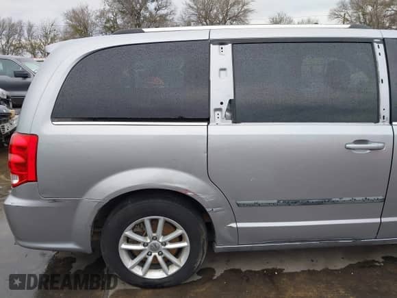 2019 Dodge Grand Caravan SXT z VIN 2C4RDGCG2KR802829, wystawiony jako IAAI lot #41348556 z przebiegiem 144 289 mil mil oraz . Historia ofert i sprzedaży dostępna na DreamBid. Obrazek 21.