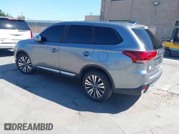 2020 Mitsubishi Outlander SE с VIN JA4AD3A35LZ048784, выставлен на аукционе IAAI как лот 42327627 с пробегом 42 516 миль миль и . История ставок и продаж доступна на DreamBid. Изображение 3.