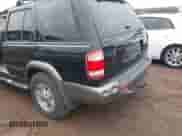 2001 Nissan Pathfinder LE with VIN JN8DR09X21W574934, listed as a IAAI auction lot 41545432 with 285,129 mi miles and . Bid and sale history available at DreamBid. Image 6.