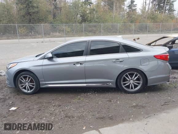 2017 Hyundai Sonata Sport с VIN 5NPE34AB2HH440188, выставлен на аукционе IAAI как лот 43533901 с пробегом 146 146 миль миль и . История ставок и продаж доступна на DreamBid. Изображение 13.