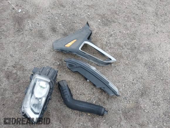 2018 Hyundai Kona SEL z VIN KM8K2CAA1JU183426, wystawiony jako IAAI lot #43394507 z przebiegiem 76 961 mil mil oraz . Historia ofert i sprzedaży dostępna na DreamBid. Obrazek 12.