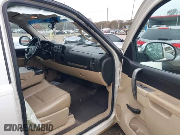 2011 GMC Sierra 1500 SLE with VIN 3GTU2VE22BG254441, listed as a IAAI auction lot 41398776 with 239,024 mi miles and . Bid and sale history available at DreamBid. Image 5.