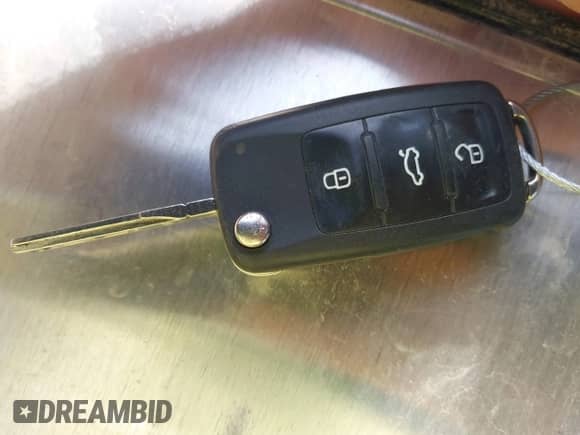 2016 Volkswagen Tiguan S z VIN WVGAV7AX4GW574940, wystawiony jako IAAI lot #42331396 z przebiegiem 81 711 mil mil oraz . Historia ofert i sprzedaży dostępna na DreamBid. Obrazek 11.