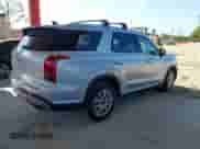 2023 Hyundai Palisade SEL z VIN KM8R24GE1PU568556, wystawiony jako IAAI lot #42556677 z przebiegiem 64 292 mil mil oraz . Historia ofert i sprzedaży dostępna na DreamBid. Obrazek 4.