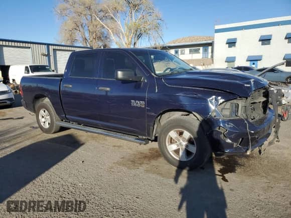 2018 Ram 1500 Express z VIN 1C6RR7KG7JS295014, wystawiony jako Copart lot #49279095 z przebiegiem 113 485 mil mil oraz Szkoda całkowita • Salvage title. Historia ofert i sprzedaży dostępna na DreamBid. Obrazek 4.