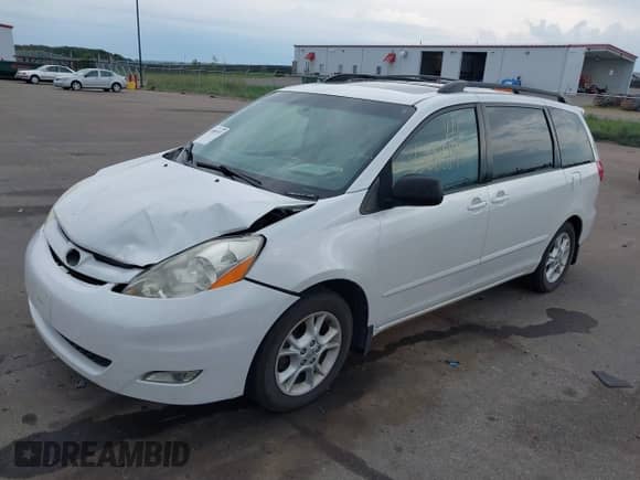 2006 Toyota Sienna XLE z VIN 5TDZA22C76S444120, wystawiony jako IAAI lot #43005197 z przebiegiem 354 067 mil mil oraz . Historia ofert i sprzedaży dostępna na DreamBid. Obrazek 2.