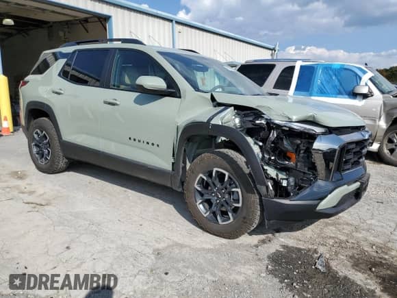 2025 Chevrolet Equinox AWD ACTIV z VIN 3GNAXSEGXSL124954, wystawiony jako Copart lot #81660655 z przebiegiem 4 985 mil mil oraz Szkoda całkowita • Salvage title. Historia ofert i sprzedaży dostępna na DreamBid. Obrazek 4.