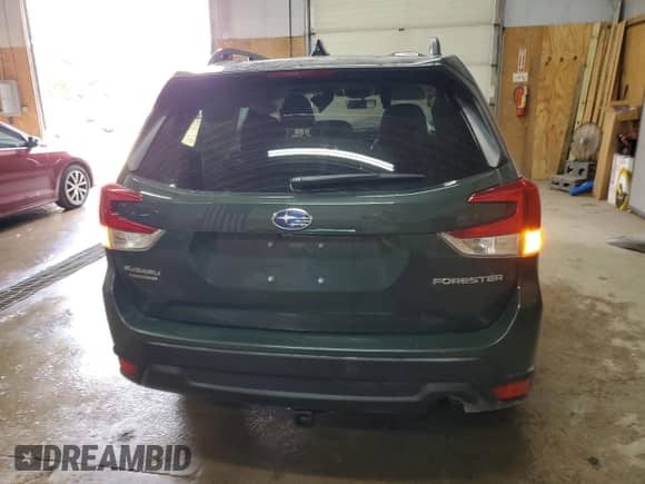 2024 Subaru Forester Premium z VIN JF2SKADC7RH425986, wystawiony jako Copart lot #80379135 z przebiegiem Nie podano mil oraz Szkoda całkowita • Salvage title. Historia ofert i sprzedaży dostępna na DreamBid. Obrazek 6.