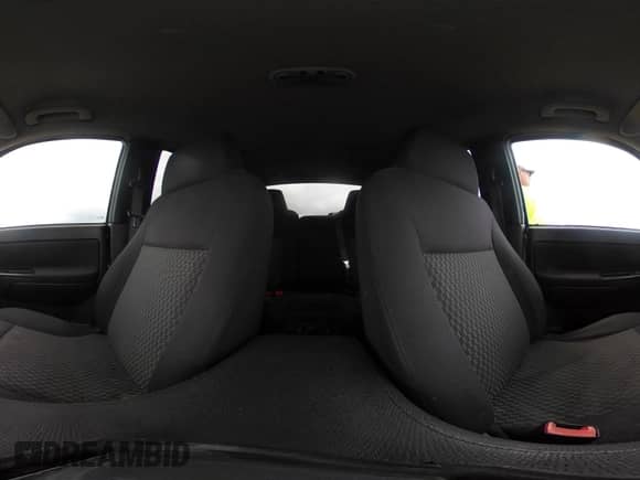 2010 Chevrolet Colorado 1LT z VIN 1GCJTCDEXA8114061, wystawiony jako IAAI lot #42235820 z przebiegiem 218 972 mil mil oraz . Historia ofert i sprzedaży dostępna na DreamBid. Obrazek 19.