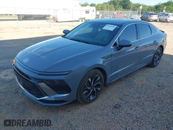 2025 Hyundai Sonata SEL with VIN KMHL64JA0SA452355, listed as a IAAI auction lot 42442856 with 11,906 mi miles and . Bid and sale history available at DreamBid. Image 2.