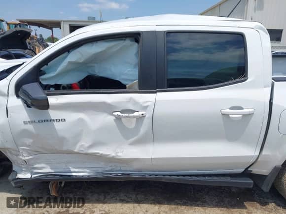 2024 Chevrolet Colorado 4WD LT с VIN 1GCGTCEC5R1128932, выставлен на аукционе IAAI как лот 42349520 с пробегом 31 914 миль миль и . История ставок и продаж доступна на DreamBid. Изображение 13.