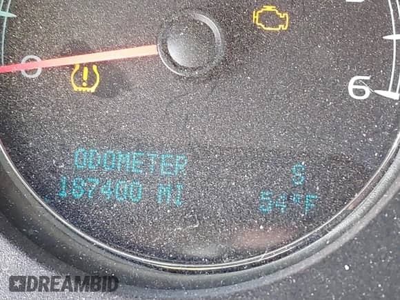 2009 Chevrolet Suburban LTZ z VIN 1GNFK36349R294901, wystawiony jako IAAI lot #43203353 z przebiegiem 187 400 mil mil oraz . Historia ofert i sprzedaży dostępna na DreamBid. Obrazek 16.