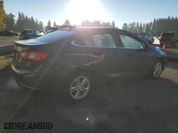 2018 Chevrolet Cruze LT with VIN 1G1BE5SM0J7126738, listed as a Copart auction lot 82462435 with 89,845 mi miles and Salvage title. Bid and sale history available at DreamBid. Image 3.