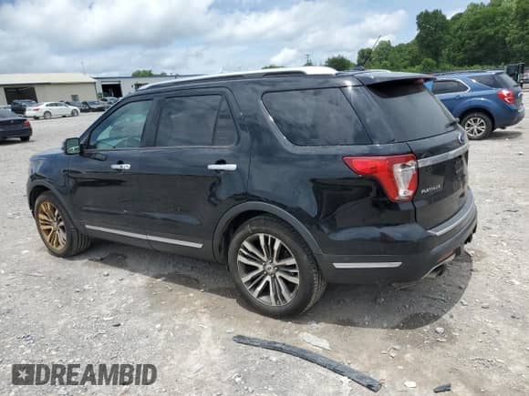 2018 Ford Explorer Platinum с VIN 1FM5K8HT5JGC80743, выставлен на аукционе Copart как лот 61615395 с пробегом 133 684 миль миль и Списание • Salvage title. История ставок и продаж доступна на DreamBid. Изображение 2.