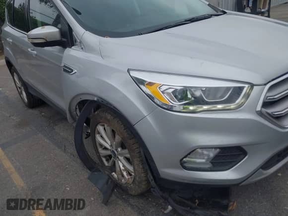 2017 Ford Escape Titanium с VIN 1FMCU0JD5HUB29838, выставлен на аукционе IAAI как лот 42354028 с пробегом 58 250 миль миль и . История ставок и продаж доступна на DreamBid. Изображение 18.