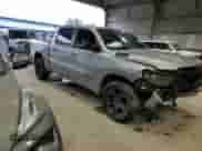 2021 Ram 1500 Big Horn z VIN 1C6RREFT7MN708516, wystawiony jako Copart lot #57719405 z przebiegiem 65 000 mil mil oraz Szkoda całkowita • Salvage title. Historia ofert i sprzedaży dostępna na DreamBid. Obrazek 4.