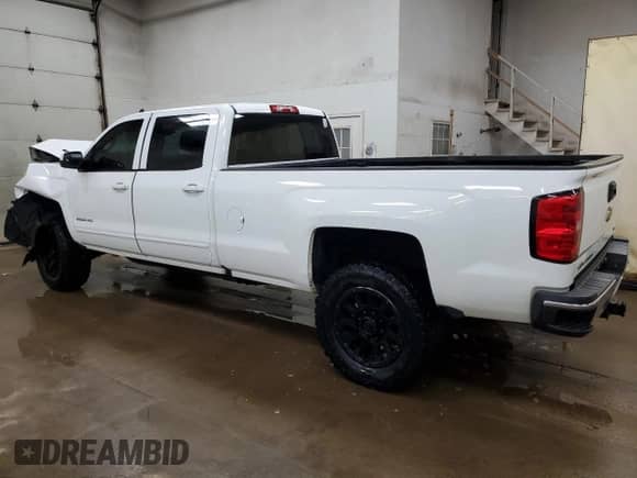 2015 Chevrolet Silverado 2500HD LT with VIN 1GC1KVE86FF541490, listed as a Copart auction lot 58498385 with 230,373 mi miles and Clean title. Bid and sale history available at DreamBid. Image 2.