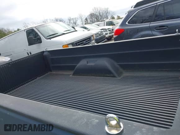 1988 Dodge Dakota with VIN 1B7GN14X7JS782283, listed as a IAAI auction lot 41717137 with 104,582 mi miles and . Bid and sale history available at DreamBid. Image 8.