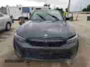 2023 BMW 3 Series 330e xDrive z VIN 3MW39FS03P8D42106, wystawiony jako Copart lot #67077235 z przebiegiem 42 116 mil mil oraz Szkoda całkowita • Salvage title. Historia ofert i sprzedaży dostępna na DreamBid. Obrazek 5.