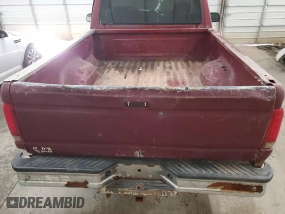 1994 Ford F-150 z VIN 1FTEF14N6RNB76888, wystawiony jako Copart lot #48358235 z przebiegiem 274 478 mil mil oraz Szkoda całkowita • Salvage title. Historia ofert i sprzedaży dostępna na DreamBid. Obrazek 6.