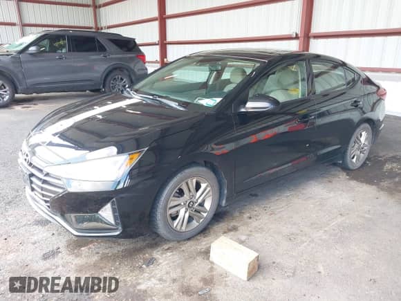 2019 Hyundai Elantra SEL с VIN 5NPD84LF0KH447578, выставлен на аукционе IAAI как лот 42756040 с пробегом 44 286 миль миль и . История ставок и продаж доступна на DreamBid. Изображение 17.