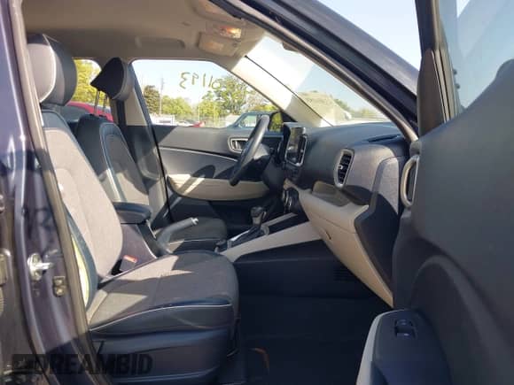 2022 Hyundai Venue SEL z VIN KMHRC8A30NU148022, wystawiony jako IAAI lot #43301193 z przebiegiem 51 412 mil mil oraz . Historia ofert i sprzedaży dostępna na DreamBid. Obrazek 5.